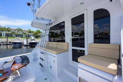 Hatteras 60 Enclosed Bridge