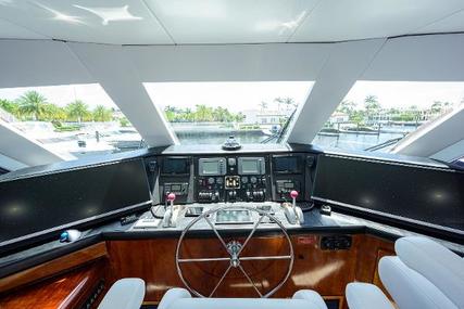 Hatteras 60 Enclosed Bridge