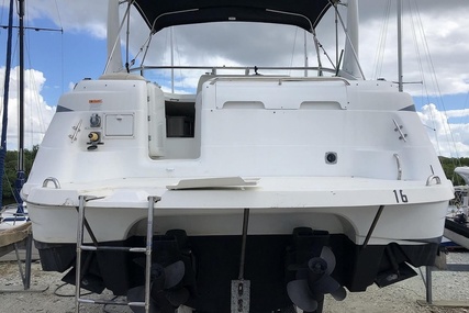 Chris-Craft 328 Express Cruiser