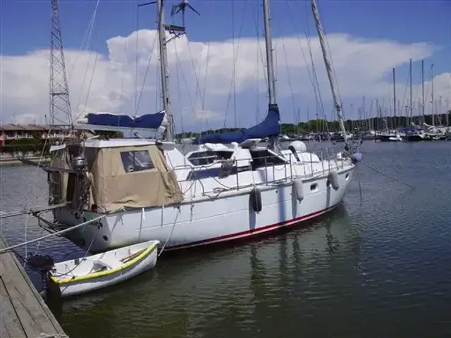 Ferretti Yachts Altura 42