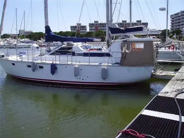 Ferretti Yachts Altura 42