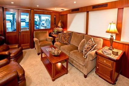 Alaskan Custom Skylounge Pilothouse