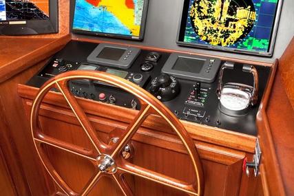 Alaskan Custom Skylounge Pilothouse