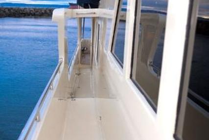 Alaskan Custom Skylounge Pilothouse