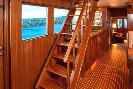 Alaskan Custom Skylounge Pilothouse