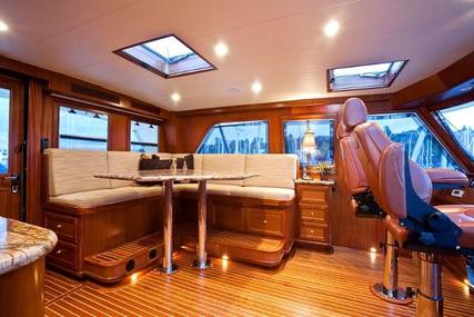 Alaskan Custom Skylounge Pilothouse