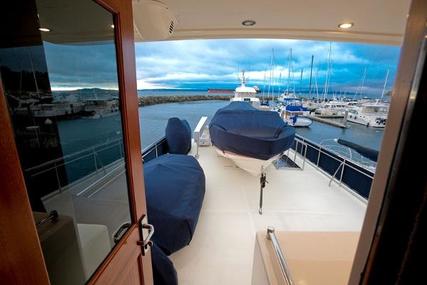 Alaskan Custom Skylounge Pilothouse