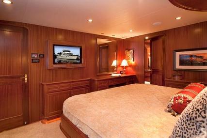 Alaskan Custom Skylounge Pilothouse