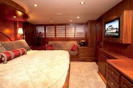 Alaskan Custom Skylounge Pilothouse