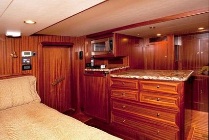 Alaskan Custom Skylounge Pilothouse