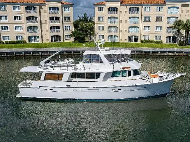 Hatteras 70 Long Range Cruiser