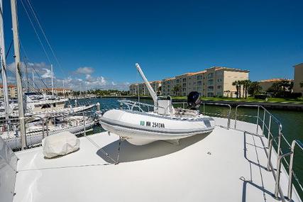 Hatteras 70 Long Range Cruiser