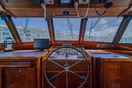 Hatteras 70 Long Range Cruiser