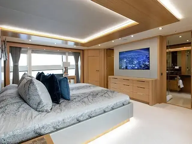 Sunseeker Yacht 131