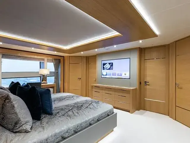 Sunseeker Yacht 131