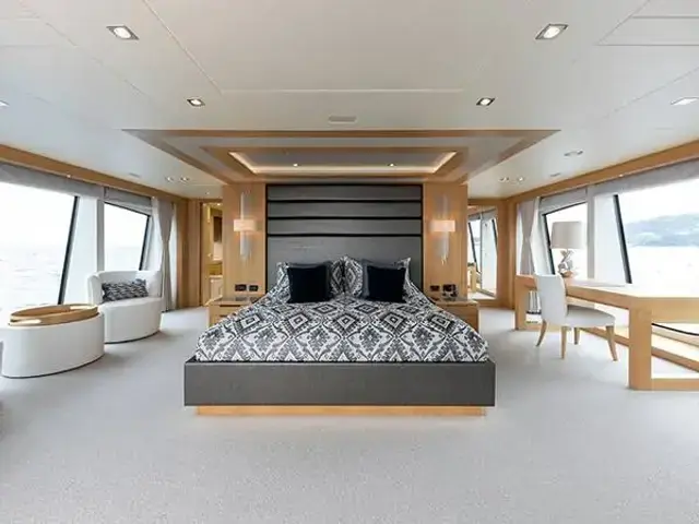 Sunseeker Yacht 131