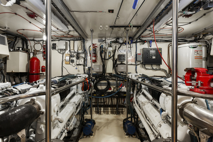 Hatteras Cockpit Motor Yacht