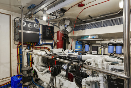 Hatteras Cockpit Motor Yacht