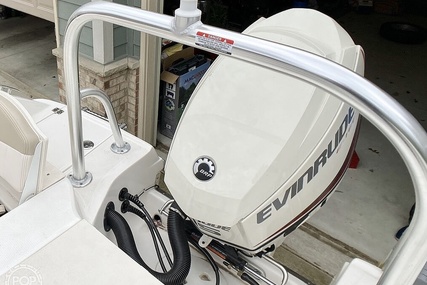 Robalo R180 CC