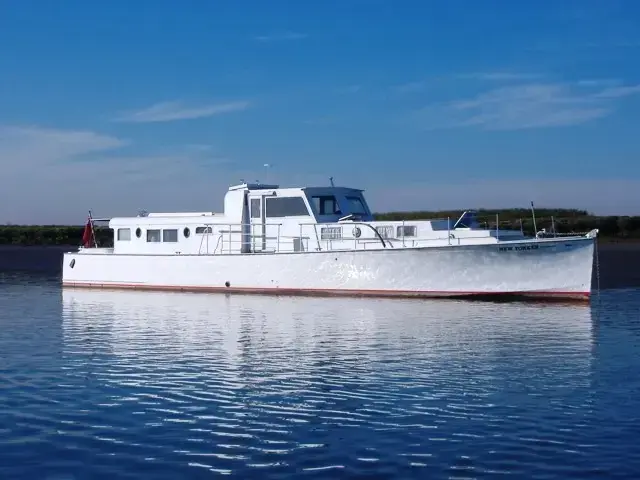 66ft. NEW YORK COMMUTER MOTOR YACHT