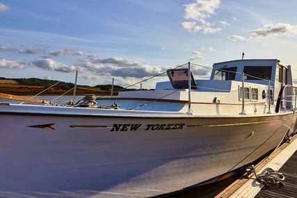 66ft. NEW YORK COMMUTER MOTOR YACHT