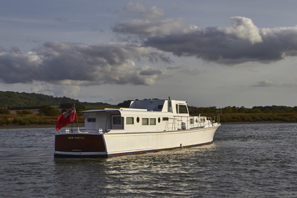 66ft. NEW YORK COMMUTER MOTOR YACHT