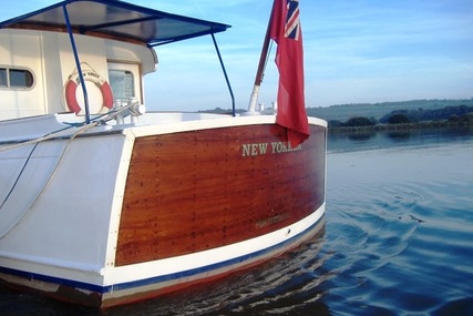 66ft. NEW YORK COMMUTER MOTOR YACHT