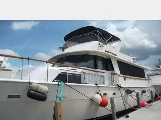 Hatteras 68 Cockpit Motor Yacht