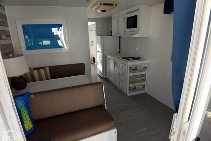 Catamaran Cruisers 1035 Houseboat