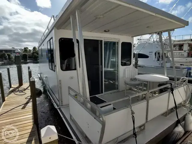 Catamaran Cruisers 1035 Houseboat