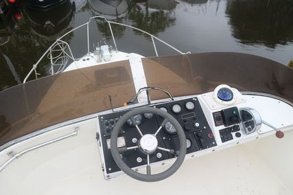 Bayliner 2556 Ciera Command Bridge