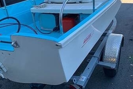 Boston Whaler Katama