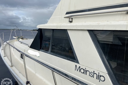 Mainship 36 DC Sedan