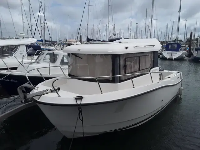 Quicksilver Captur Pilothouse 675