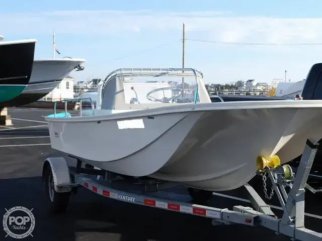 Boston Whaler Katama