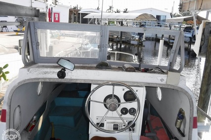 Boston Whaler Menemsha 16