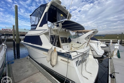 Tollycraft 30' Sport Cruiser