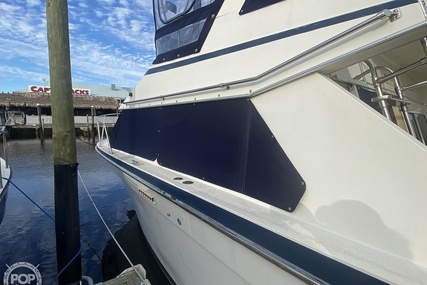 Tollycraft 30' Sport Cruiser