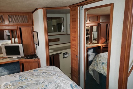 Sea Ray 410 Aft Cabin