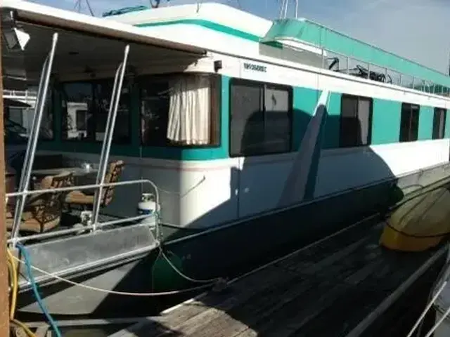 Riverchase Cruisers Inc 15 x 72 Houseboat