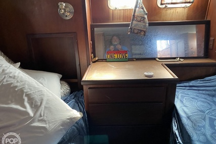 Hatteras 38 Double Cabin