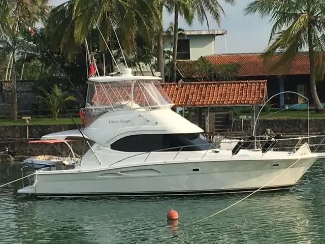 Riviera 37 Flybridge