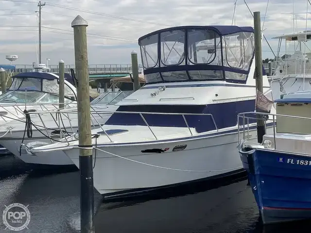 Tollycraft 30' Sport Cruiser