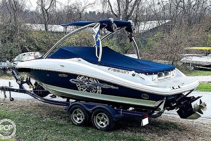 Sea Ray Fission 210 Select