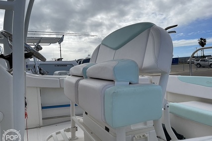 Robalo R222 Explorer