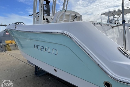 Robalo R222 Explorer