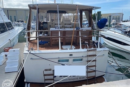 Hatteras 44 Tri-Cabin MY