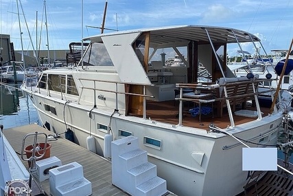 Hatteras 44 Tri-Cabin MY