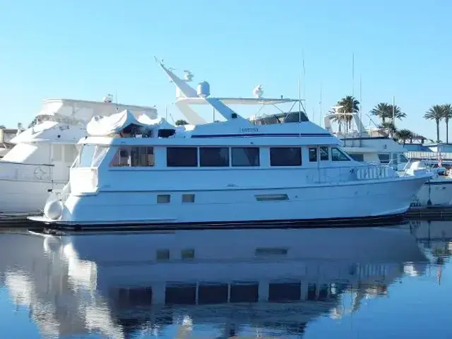 Hatteras 74 Sport Deck Motor Yacht