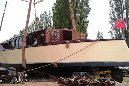 48ft ERNEST COLLINS BROADS CRUISER